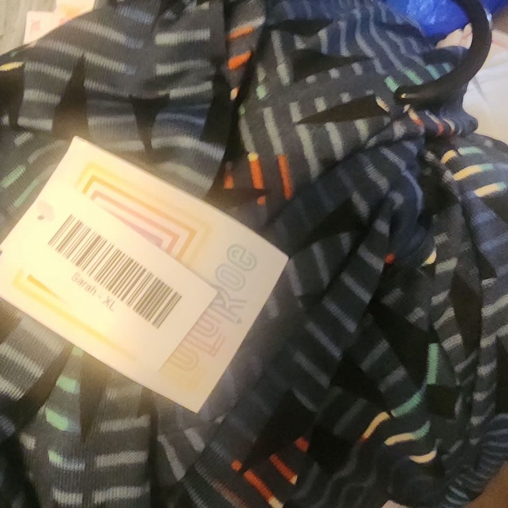 LuLaRoe Sarah Duster NWT Cardigan XL Black Aztec Geometric Longline Pockets - Picture 3 of 6